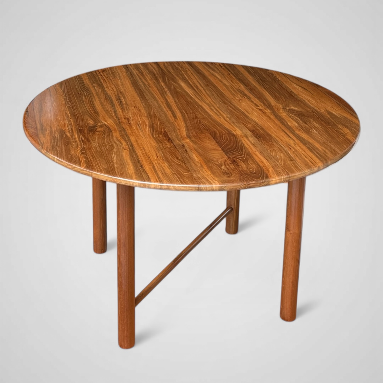 4 SEATER CIRCULAR DINING TABLE